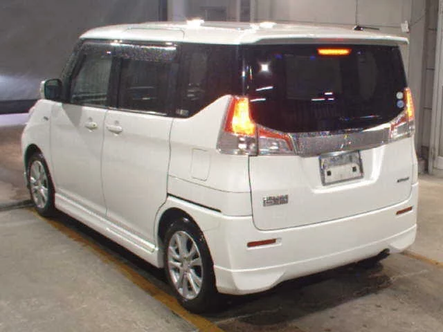 Mitsubishi Delica D:2  с аукциона в Японии
