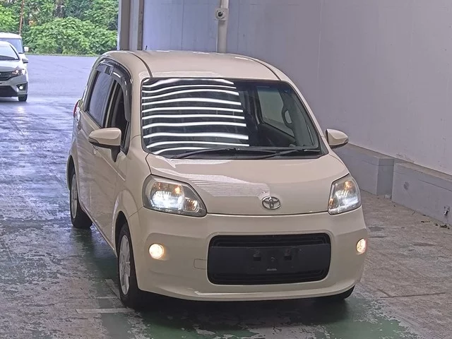 Toyota Porte  с аукциона в Японии