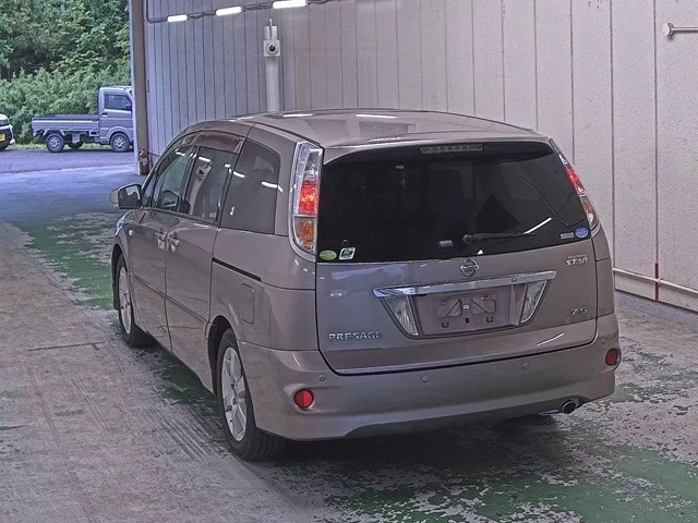 Nissan Presage  с аукциона в Японии