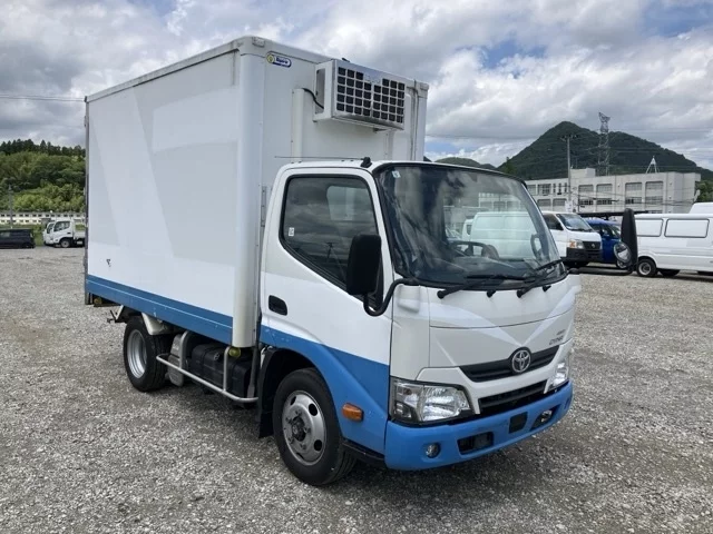 Toyota Dyna  с аукциона в Японии