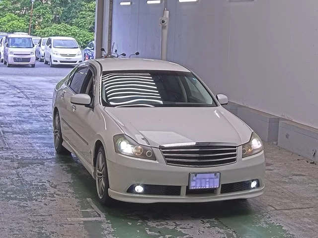 Nissan Fuga  с аукциона в Японии