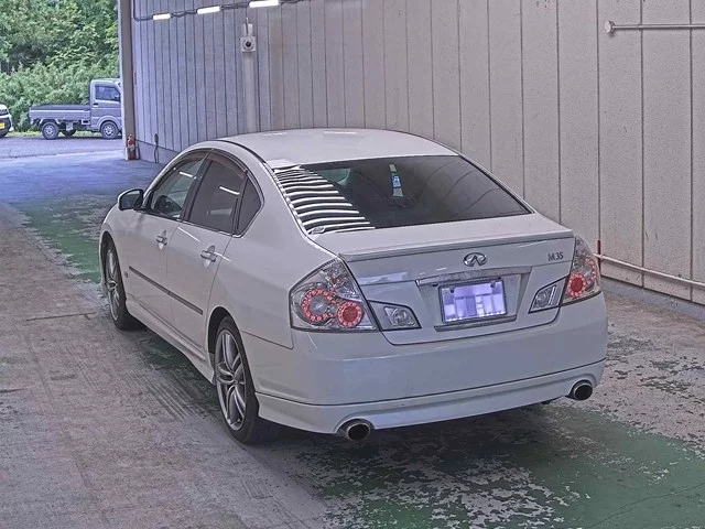 Nissan Fuga  с аукциона в Японии