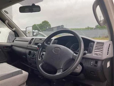 TOYOTA REGIUS VAN