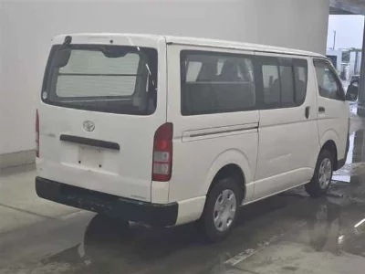 TOYOTA REGIUS VAN