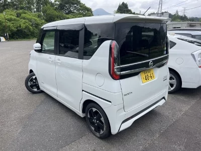 NISSAN ROOX