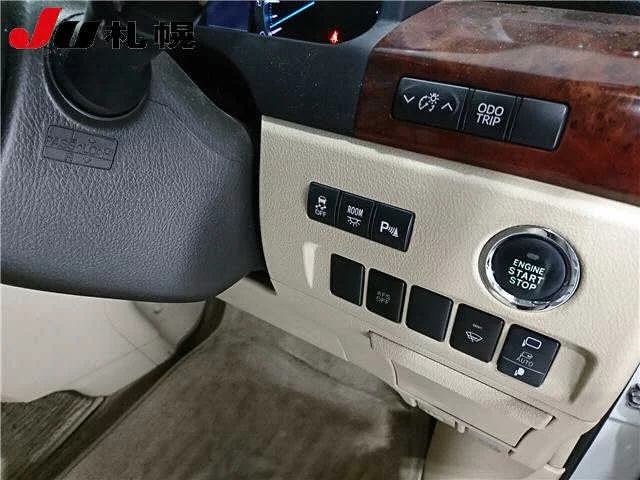 Toyota Vellfire  с аукциона в Японии
