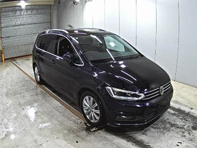 VOLKSWAGEN GOLF TOURAN