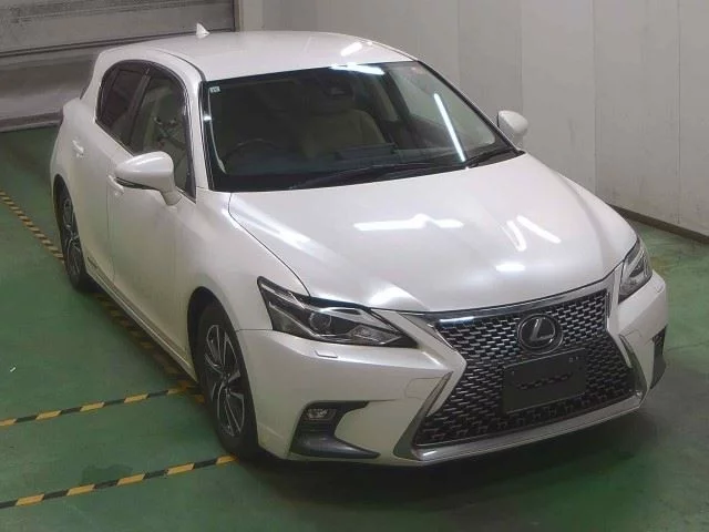 Lexus CT200h  с аукциона в Японии