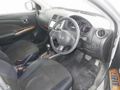 Nissan Tiida Latio
