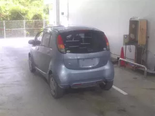 Mitsubishi i