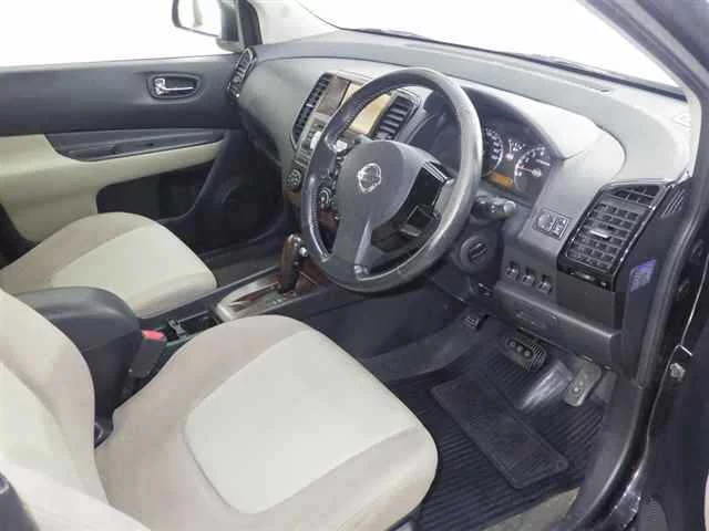 Nissan Wingroad  с аукциона в Японии
