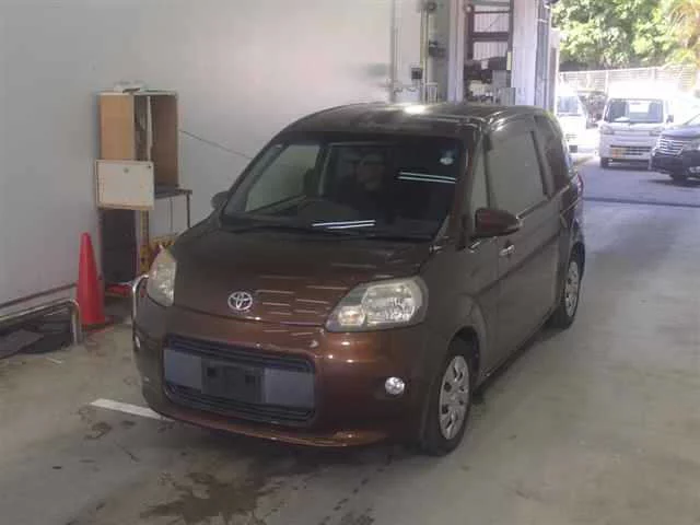 Toyota Porte  с аукциона в Японии
