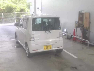 Toyota Pixis Space