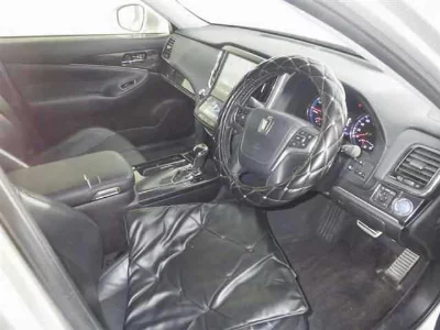 Toyota CROWN HYBRID