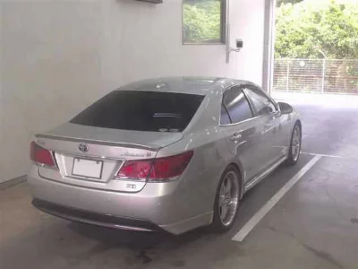 Toyota CROWN HYBRID