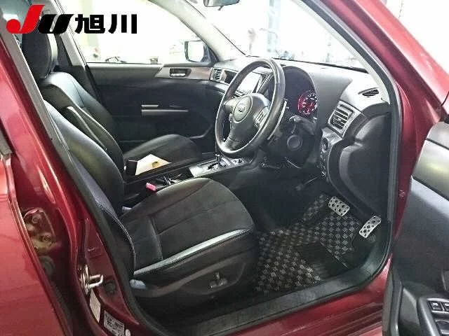 Subaru Exiga  с аукциона в Японии
