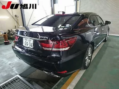 Lexus LS600h