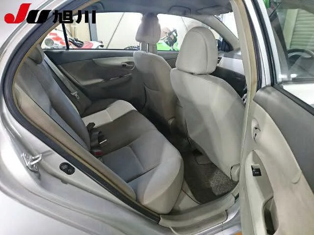Toyota Corolla Axio  с аукциона в Японии