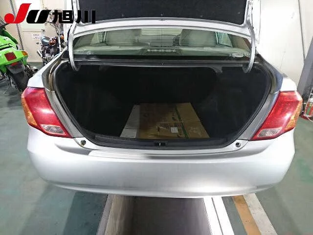 Toyota Corolla Axio  с аукциона в Японии