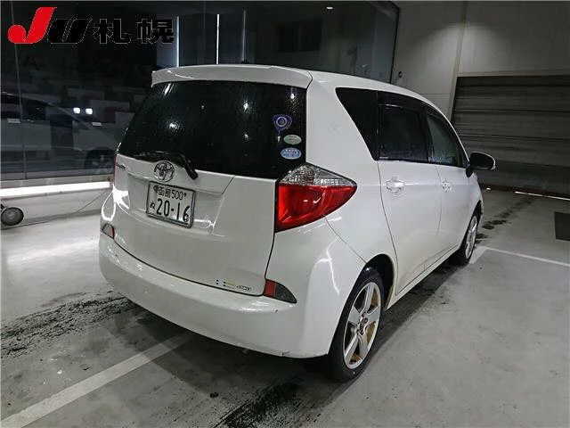 Toyota Ractis  с аукциона в Японии
