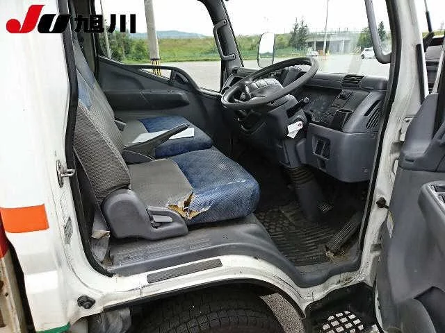 Mitsubishi Fuso Canter  с аукциона в Японии