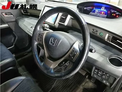 Honda Freed Spike