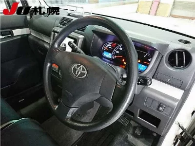 Toyota Pixis Space