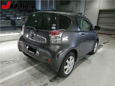 Toyota iQ