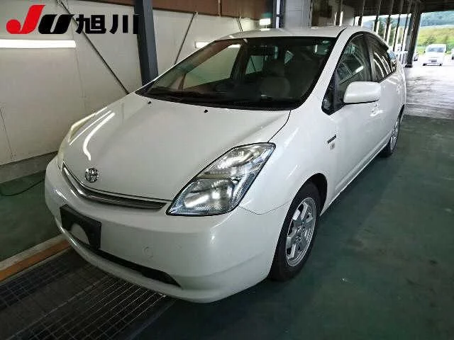 Toyota Prius  с аукциона в Японии