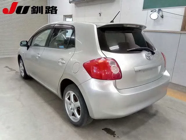 Toyota Auris  с аукциона в Японии