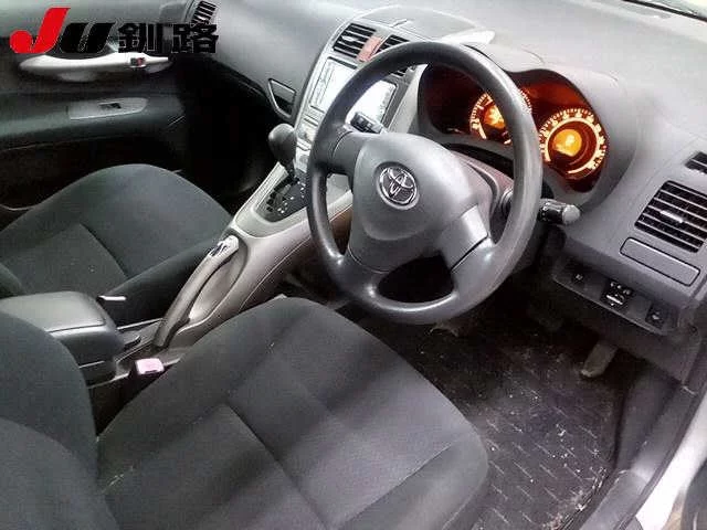 Toyota Auris  с аукциона в Японии