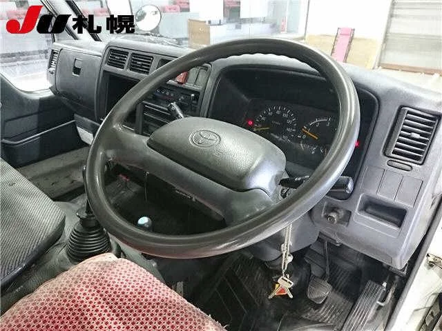 Toyota Dyna  с аукциона в Японии