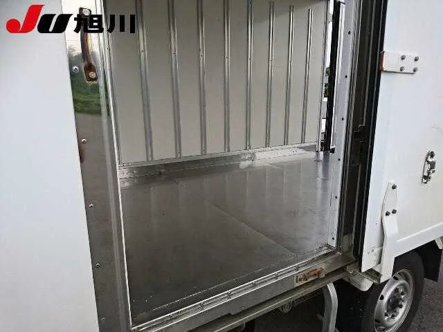 Mitsubishi Fuso Canter  с аукциона в Японии