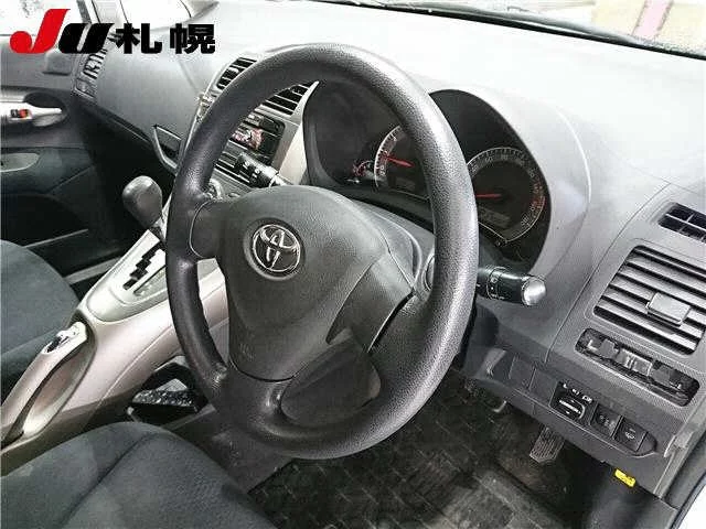 Toyota Auris  с аукциона в Японии