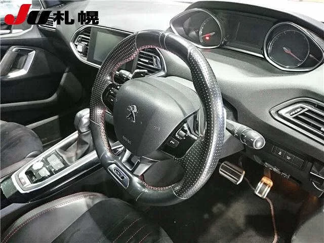 Peugeot 308  с аукциона в Японии