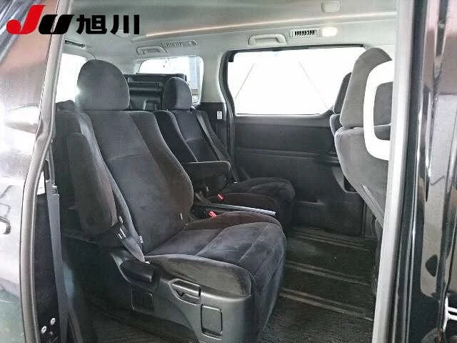 Toyota Vellfire  с аукциона в Японии
