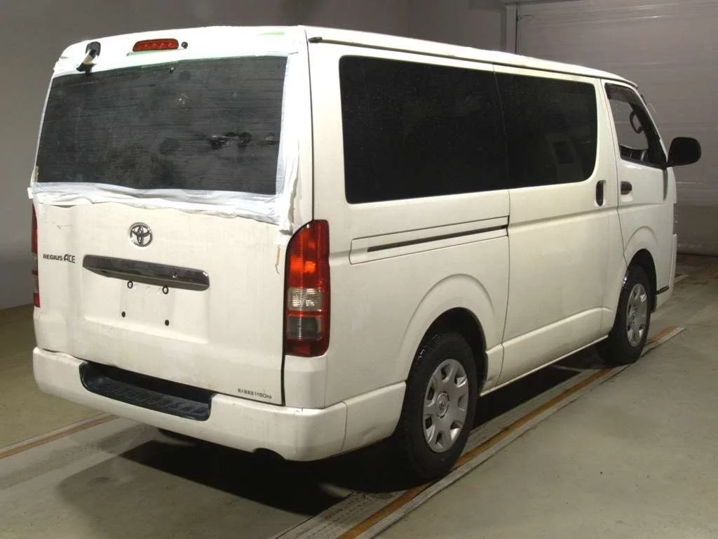 Toyota RegiusAce  с аукциона в Японии