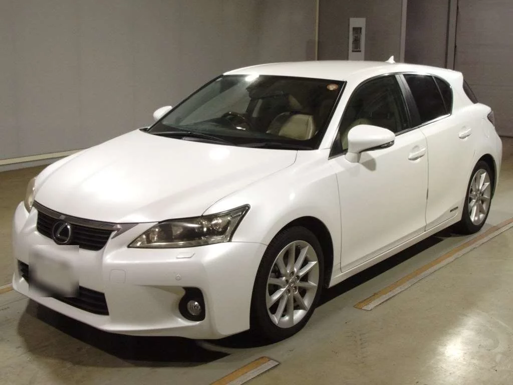 Lexus CT200h  с аукциона в Японии