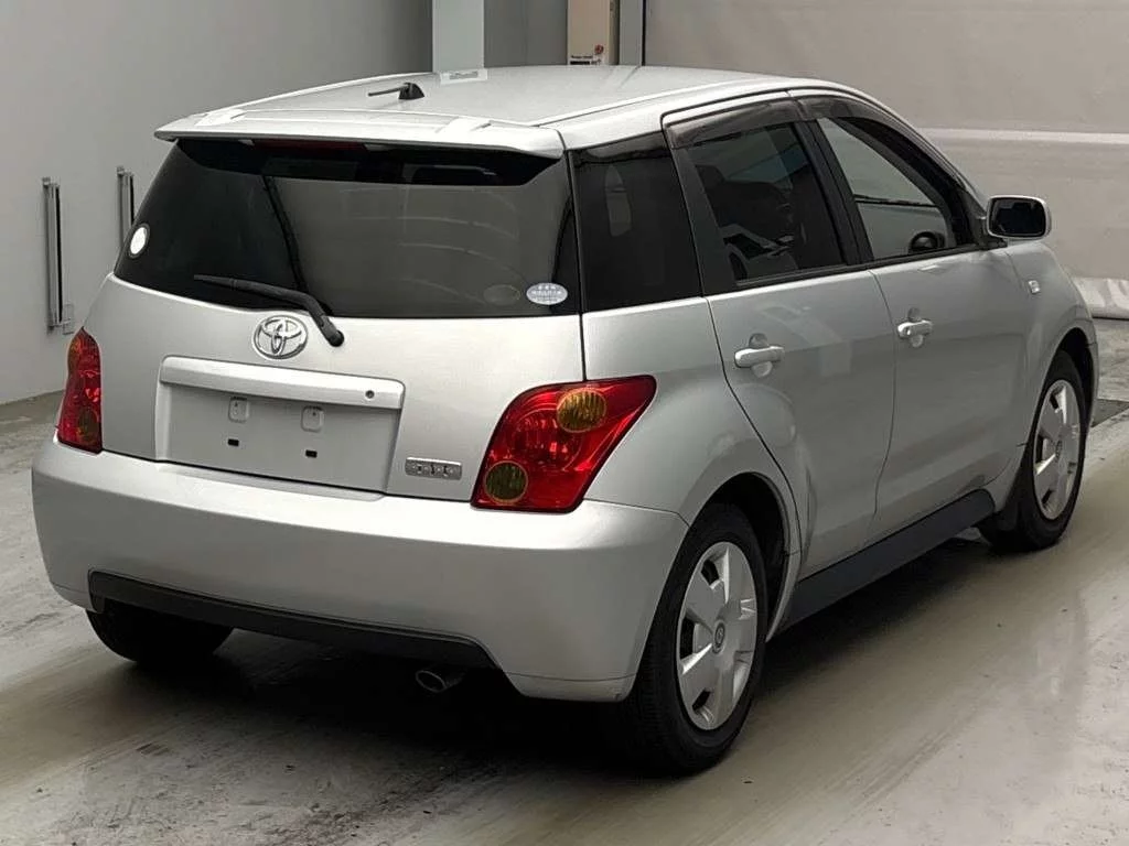 Toyota Ist  с аукциона в Японии