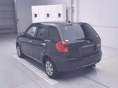 Mazda Verisa