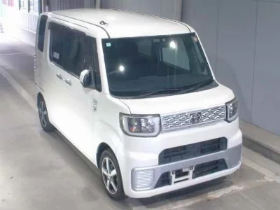 Toyota Pixis Mega