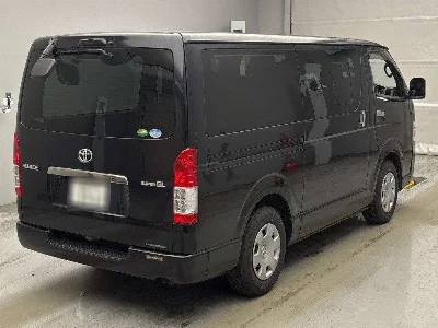 TOYOTA HIACE VAN