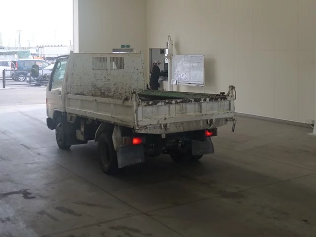 Toyota Dyna  с аукциона в Японии