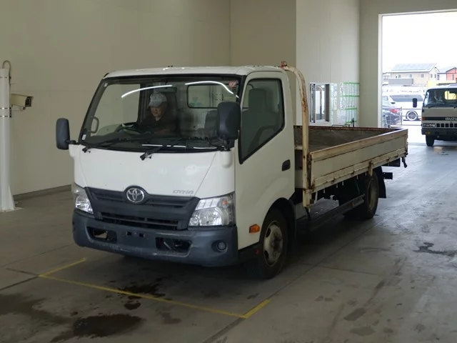 Toyota Dyna  с аукциона в Японии