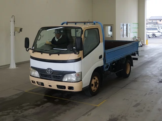 Toyota ToyoAce  с аукциона в Японии