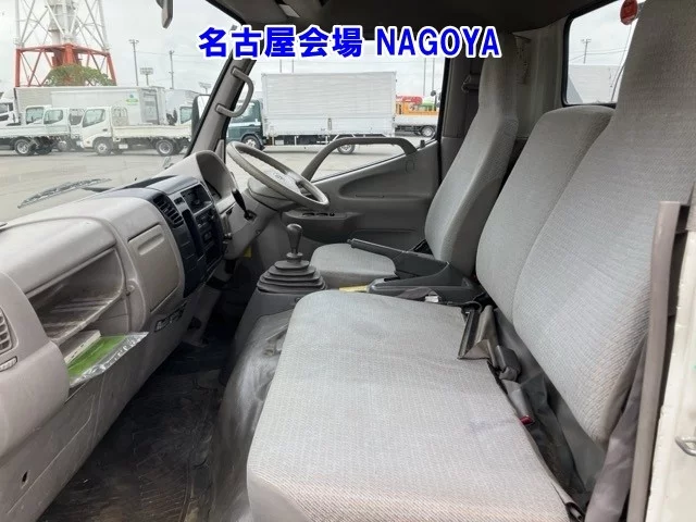Toyota Dyna  с аукциона в Японии