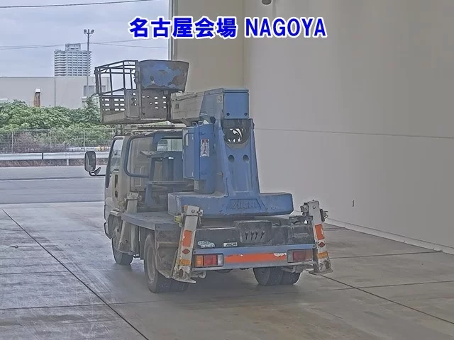 Isuzu Elf  с аукциона в Японии