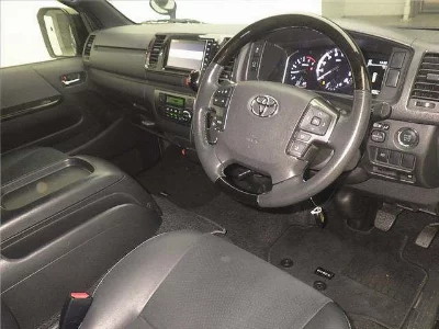 TOYOTA HIACE