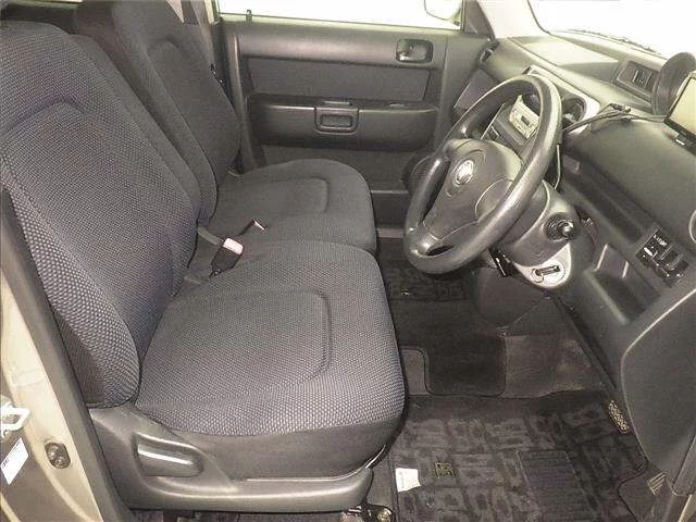 Toyota bB  с аукциона в Японии