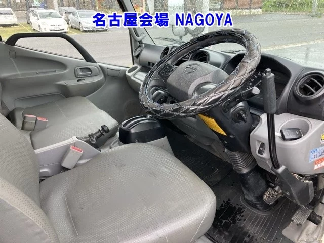 Hino Dutro  с аукциона в Японии